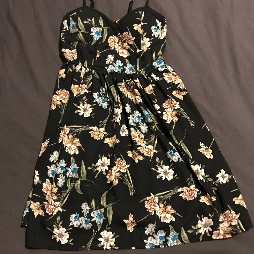 Floral Dress with pockets!